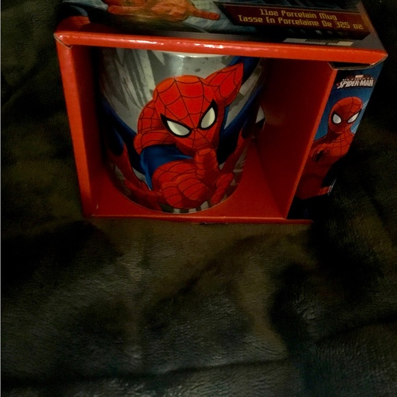 ZAK! Designs MARVEL ULTIMATE SPIDER-MAN 11oz PORCELAIN MUG TREASURECRAFTCERAMIC - Picture 2 of 4